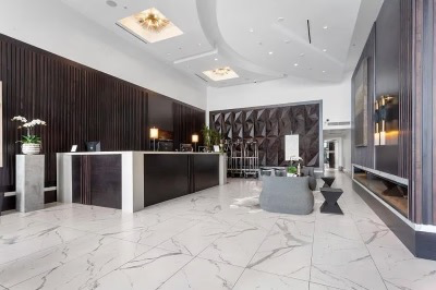 Atlanta House: 400 W Peachtree St NW