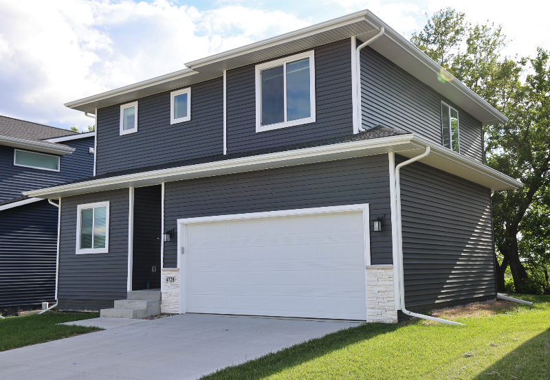 Urbandale House: 4728 167TH STREET