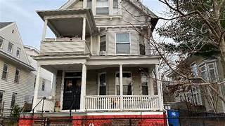 BROOKLYN House: 359 WINTHROP