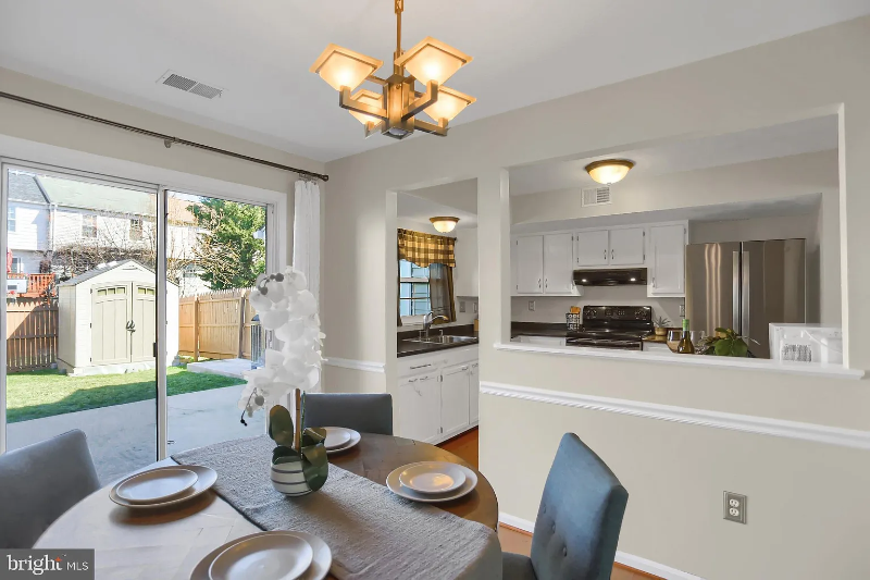 Frederick Townhome: 5737 Sunset View LN