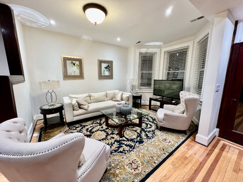 Washington Townhome: 56 Adams St NW