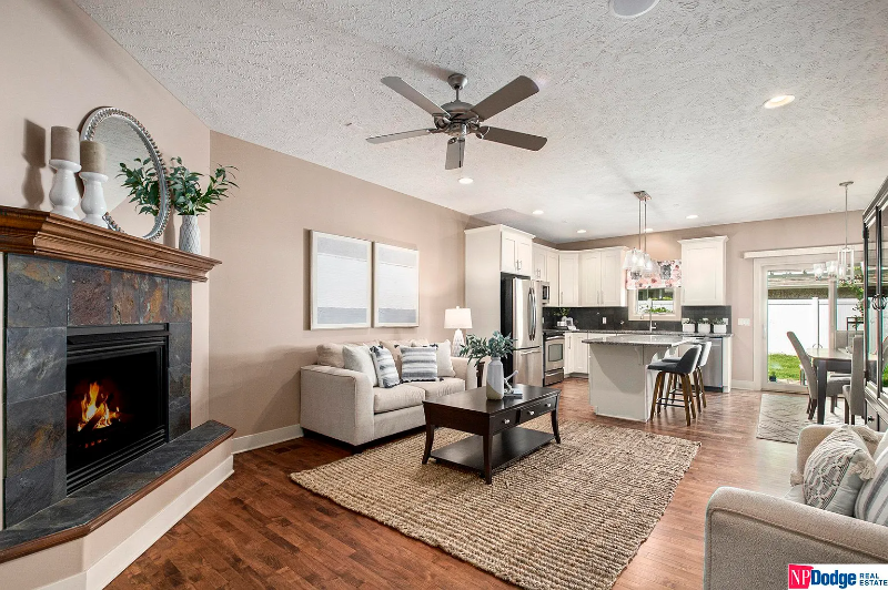 Omaha Townhome: 5138 Dodge St