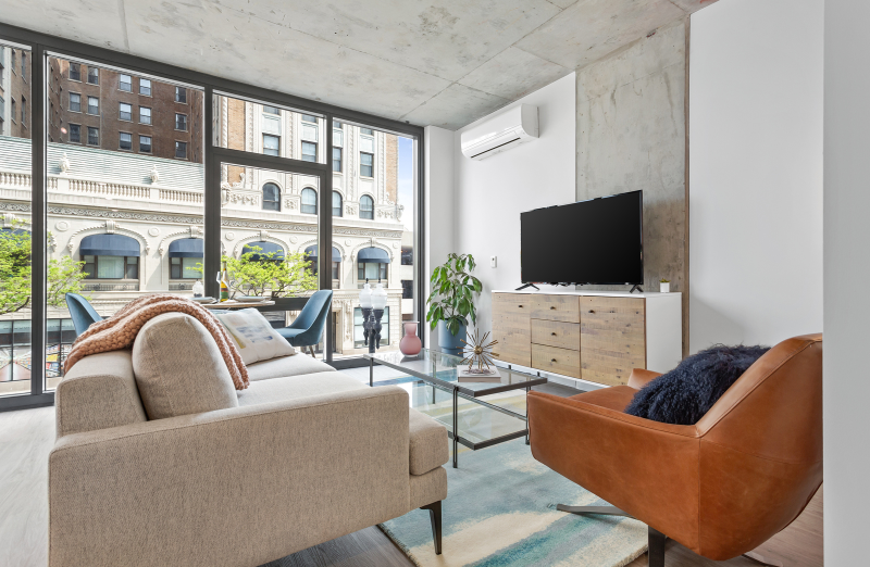 Chicago Apartment: 4550 N Sheridan Avenue