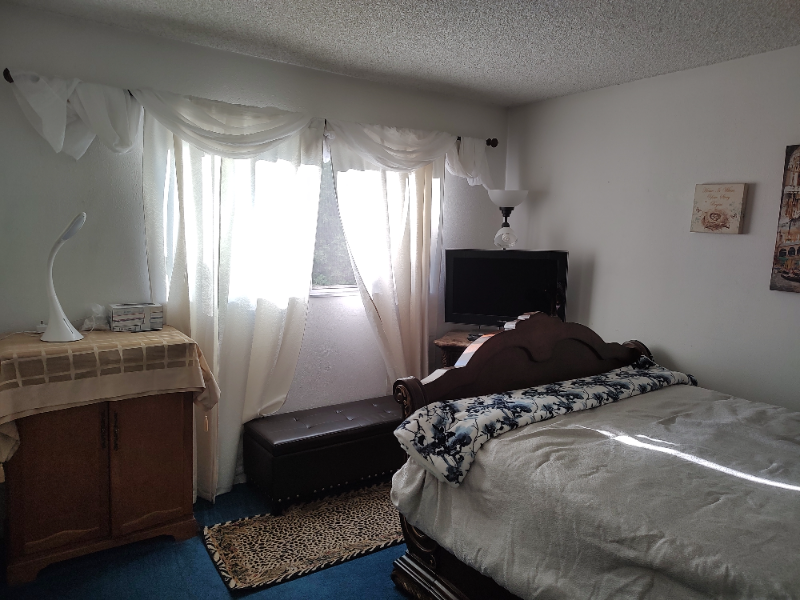 Tustin House: 1 Danberry Circle