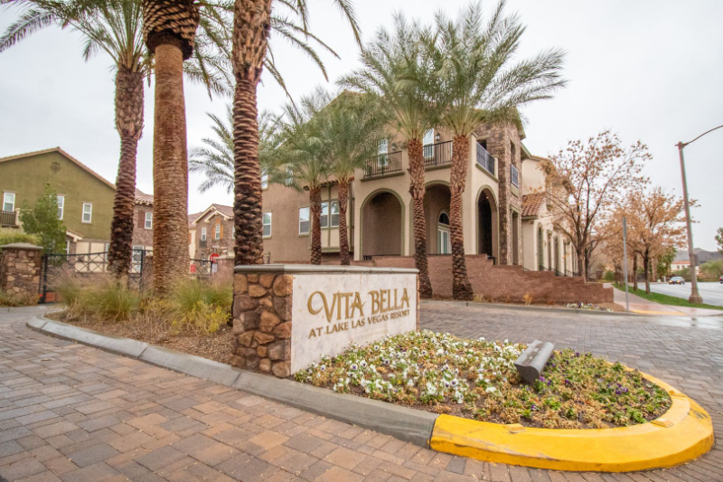 Henderson Townhome: 1 Corte Belleza