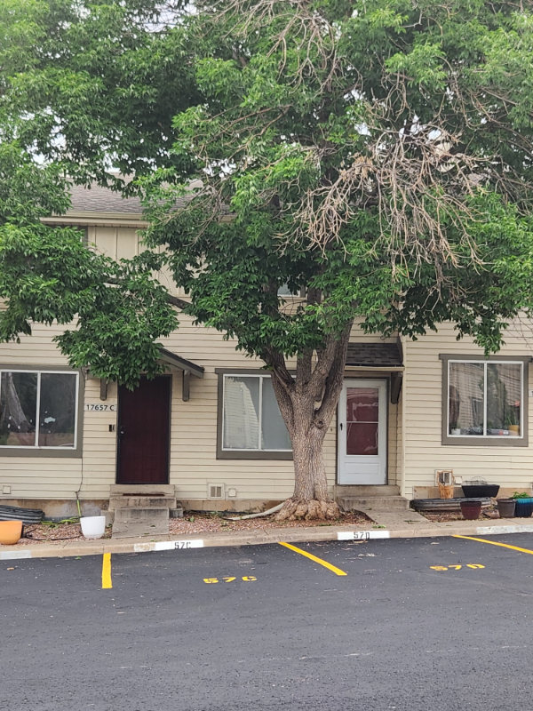 Aurora House: 17657 E Loyola Drive