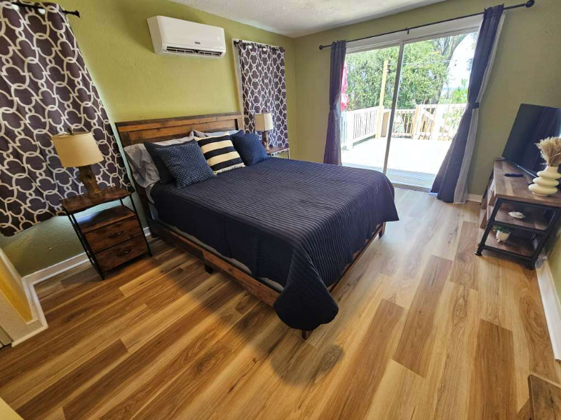 Clermont Multiplex: 968 W Montrose St