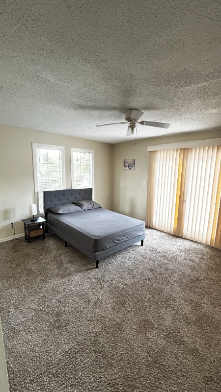 Tampa House: 1104 E Genesee St