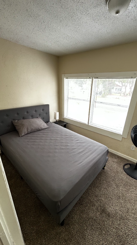 Tampa House: 1104 E Genesee St