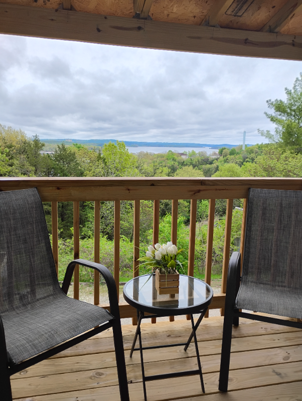 Branson Apartment: 2040 Indian Point Rd