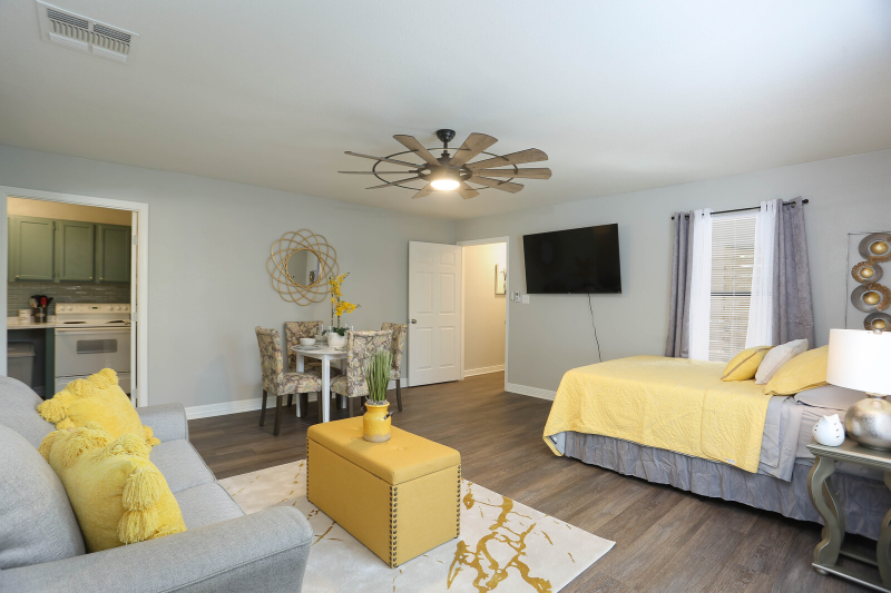 San Antonio House: 9011 Welles Way