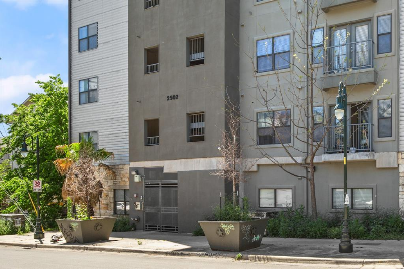 Austin Condo: 2502 Leon St #102