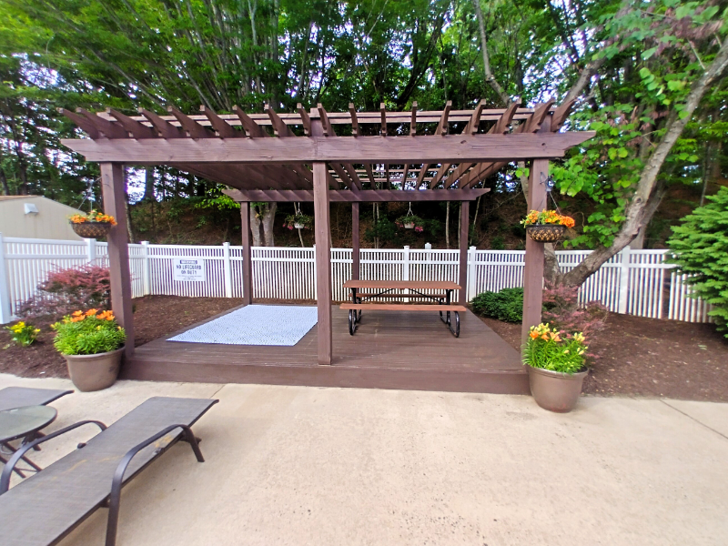 Lynchburg Apartment: 600 Reusens Road