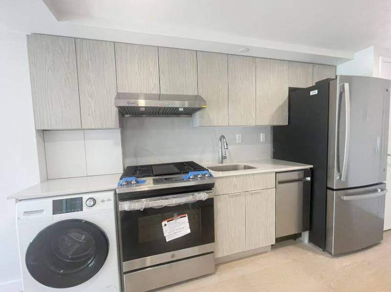 Flushing Condo: 13680 41st Ave