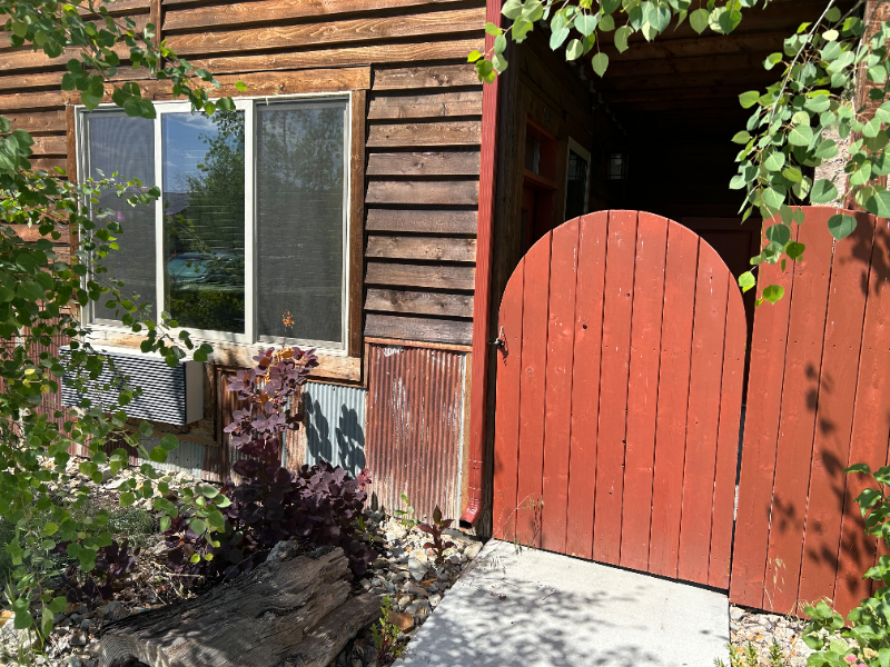 Lolo Apartment: 6232 3 Needles Lane 103