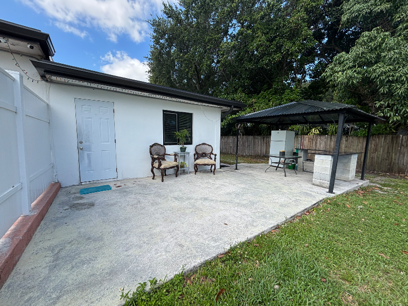 Miami Gradens Other: 17201 nw 53 ave