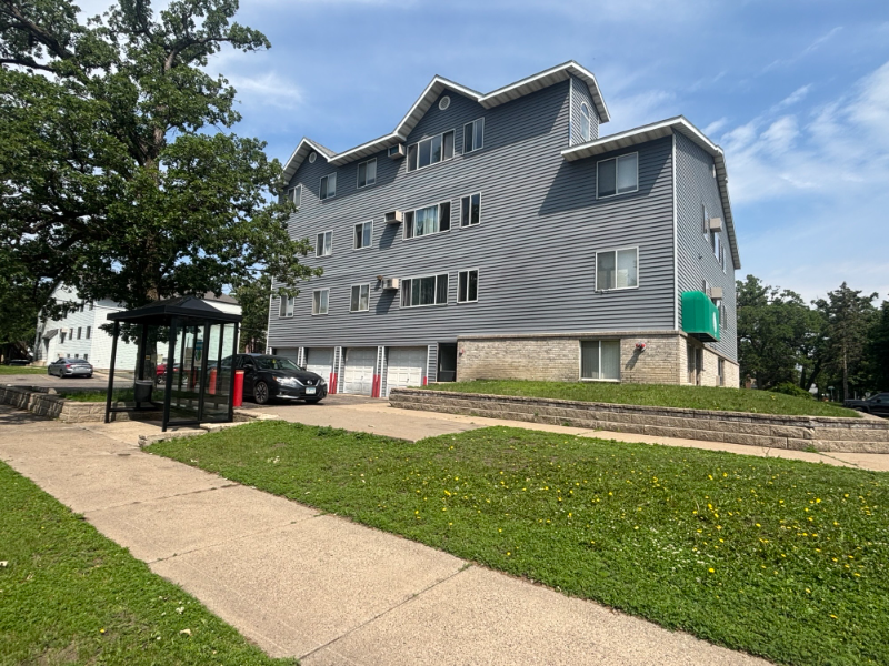 St Cloud Apartment: 627 5th ave south