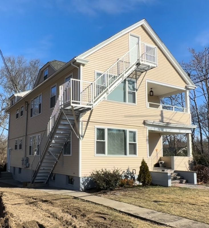 seekonk Apartment: 210 County st