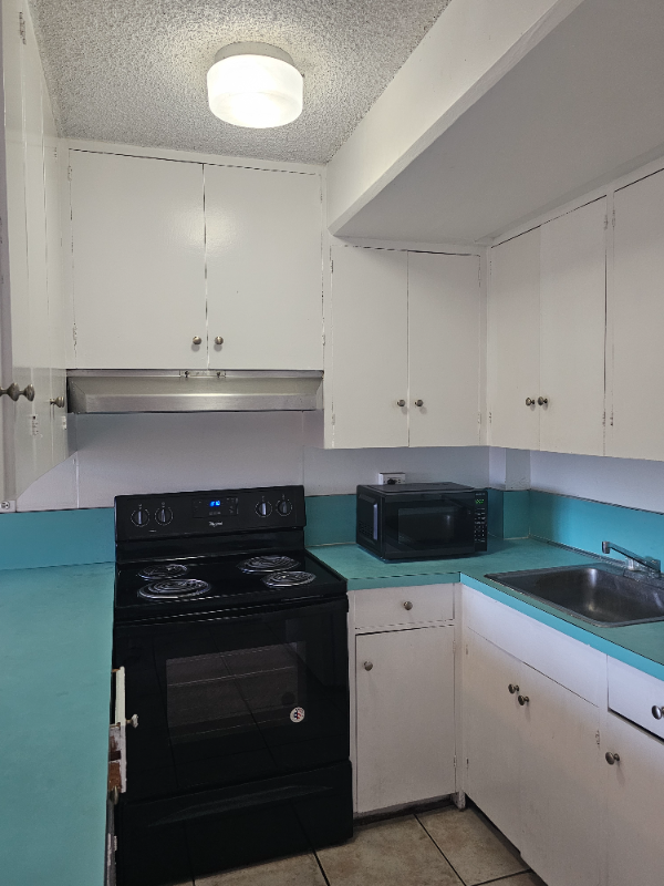 Honolulu Apartment: 1326 Matlock Avenue