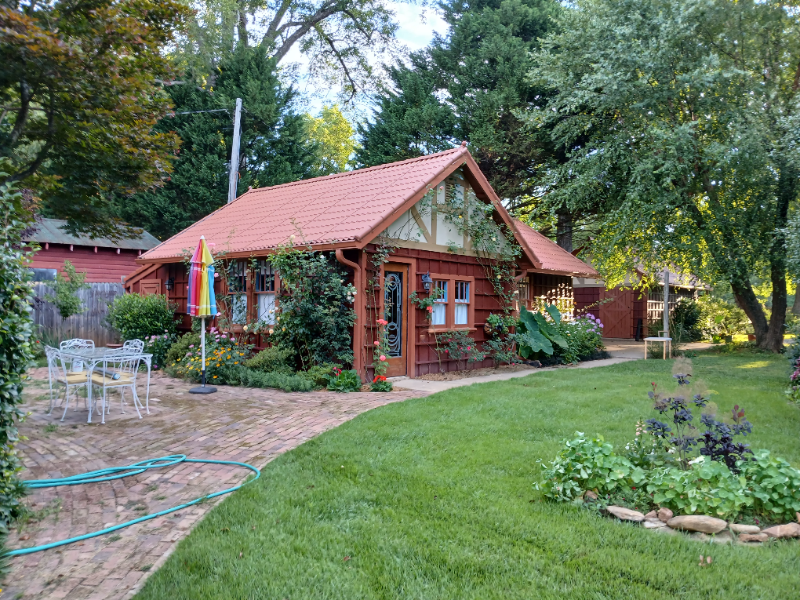 Landrum House: 205 s. lyles ave.