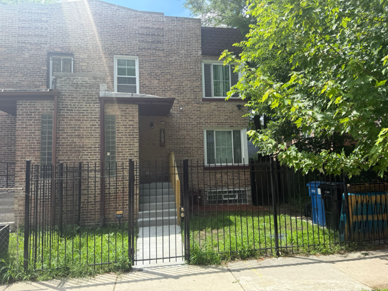 CHICAGO Townhome: 1653 E 70th St