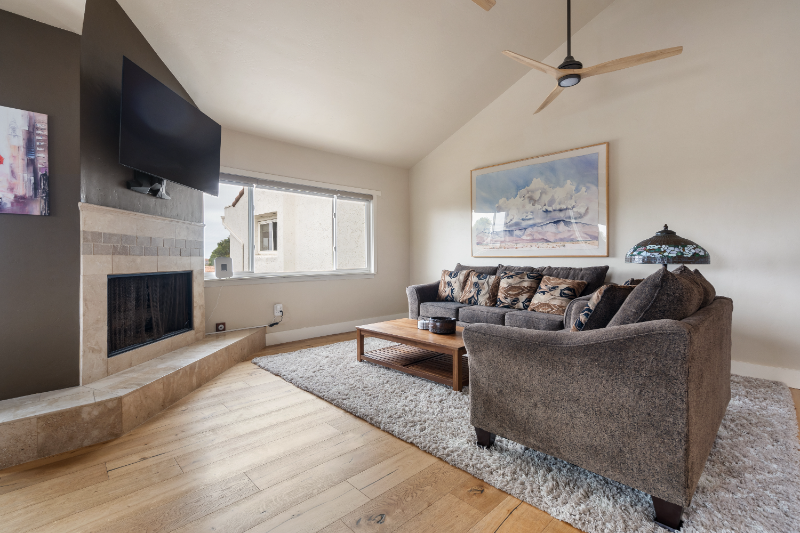 Encinitas Townhome: 317 Crocus Ct