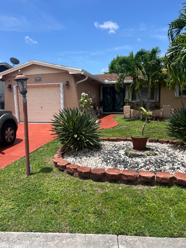 Cutler Bay House: SW 90 Avenue Road