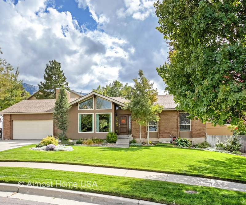 Sandy House: 9722 S Buttonwood Circle