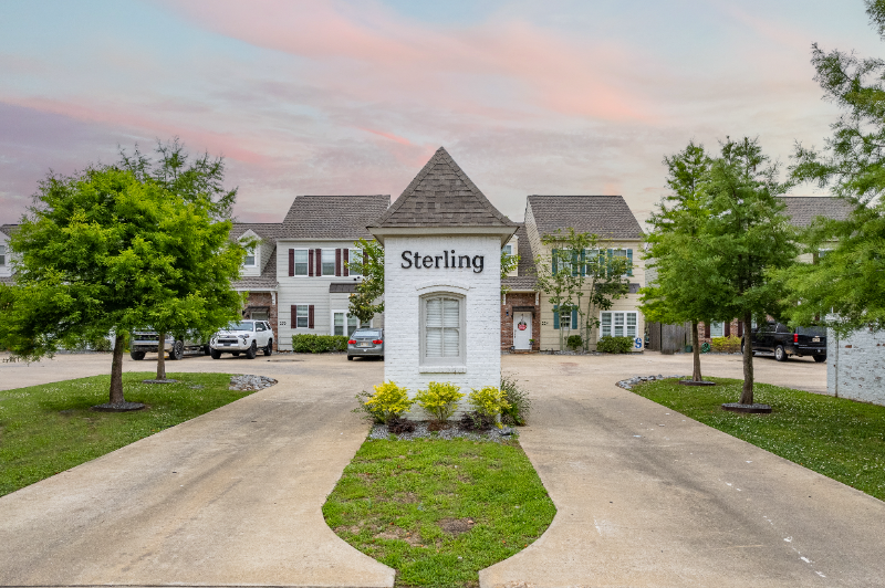 Sterlington Townhome: 244 Lenox Bridge