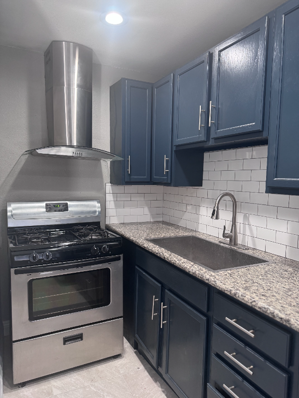 Las Vegas Apartment: 320 S. 11th St