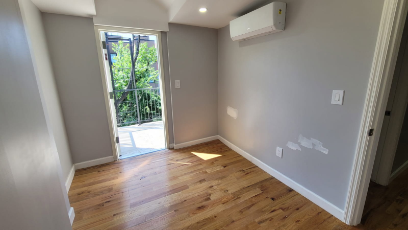 Brooklyn Multiplex: 75 Woodbine St., Unit 3