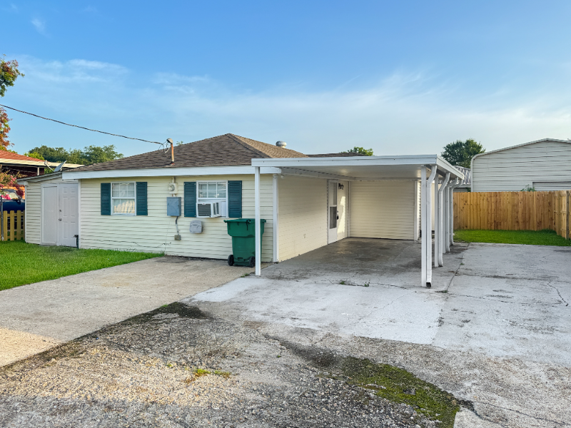 Marrero House: 2822 Elizabeth Street, Marrero, LA 70072