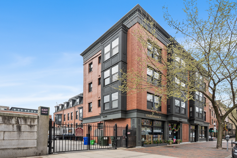 boston Condo: 2 E Concord st