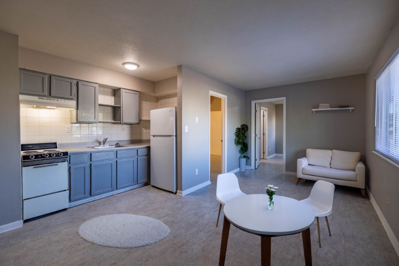 Franklin Apartment: 601 Moses Dr