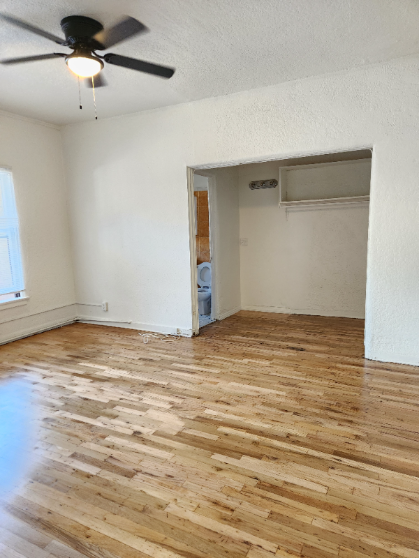 Los angeles Apartment: 1845 N. Gramercy Pl