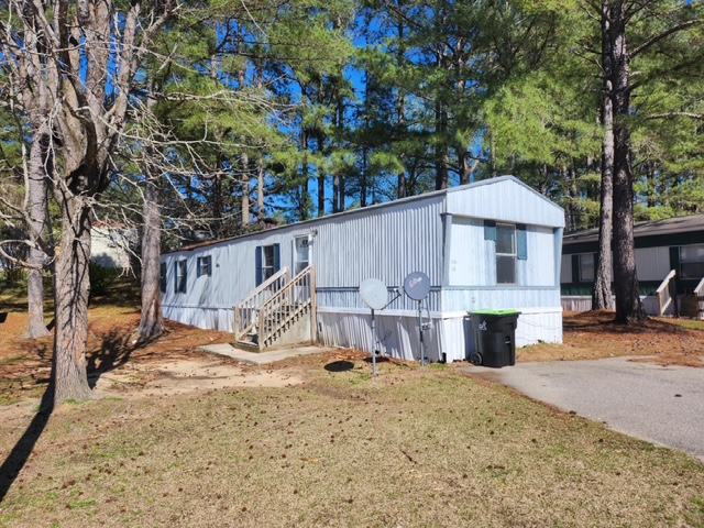 Raleigh House: 1701 Orchard Farm Lane