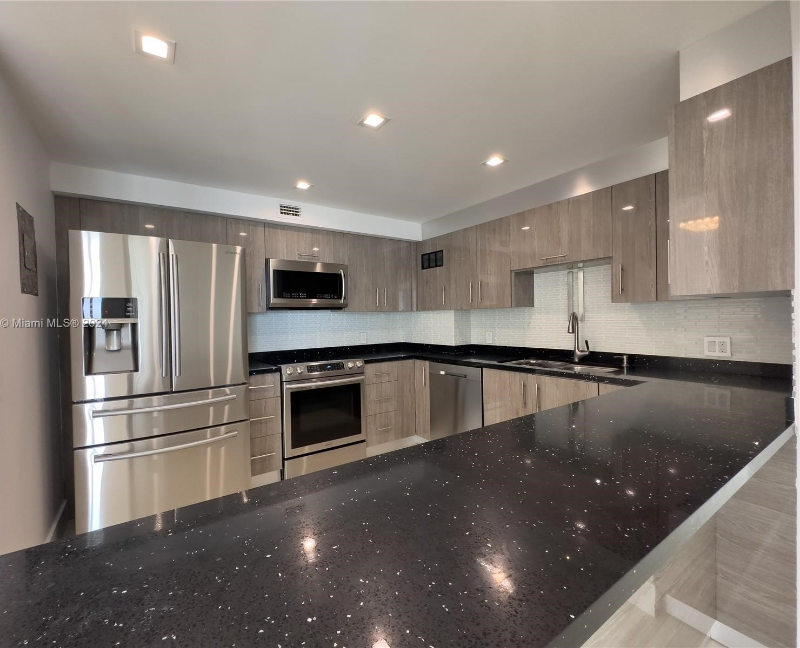 Aventura Condo: 2851 ne 183rd St