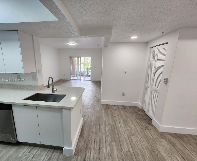 Pembroke Pines Condo: 201 sw 116th Ave