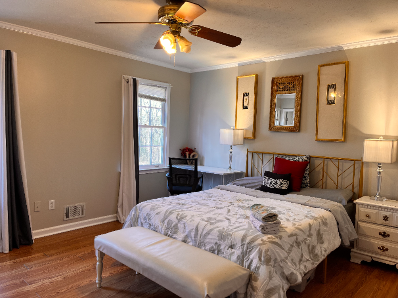 Cumming House: 20 Sunrise Circle,