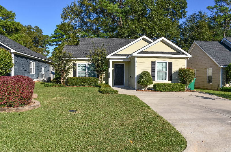 Albany House: 2546 Bascom Dr