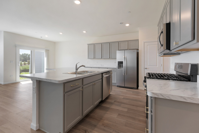 Naperville House: 2283 Horseshoe Circle