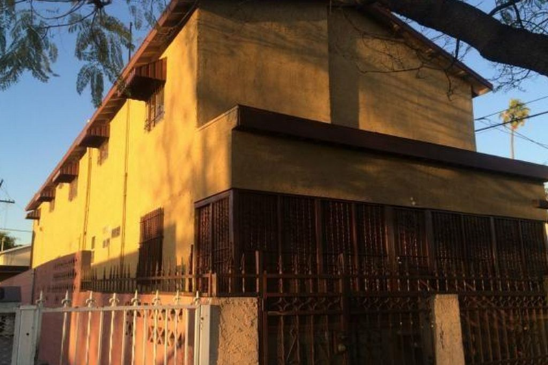 Los Angeles Multiplex: 443 e 84th st