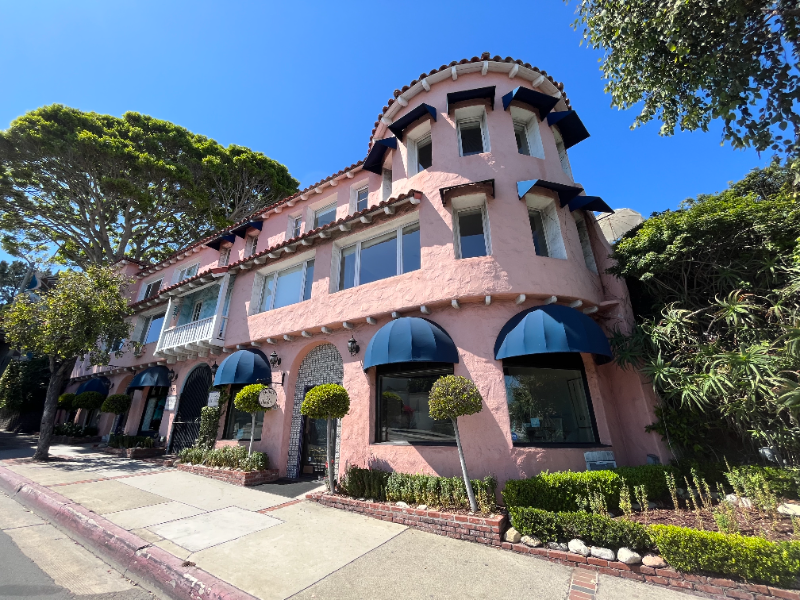 Laguna Beach Apartment: 212 N Coast Hwy