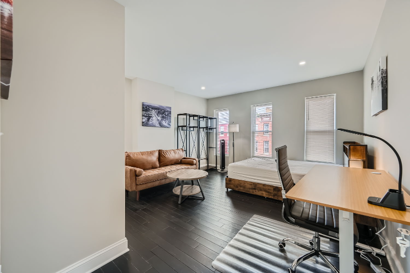 Baltimore Townhome: 1019 E Preston St