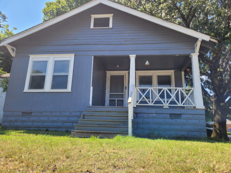 Fort Smith House: 2200 Dodson Ave