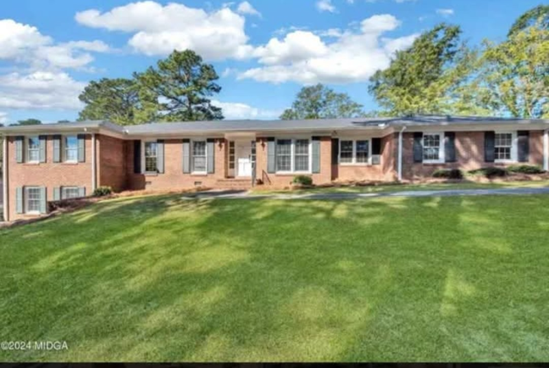 Macon House: 780 Captain Kell Dr