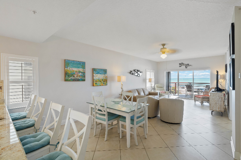 Madeira Beach Condo: 12935 Gulf Ln