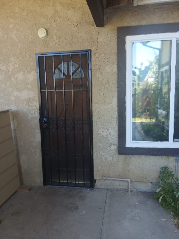 Santa Paula Other: 582 W. Santa Barbara St