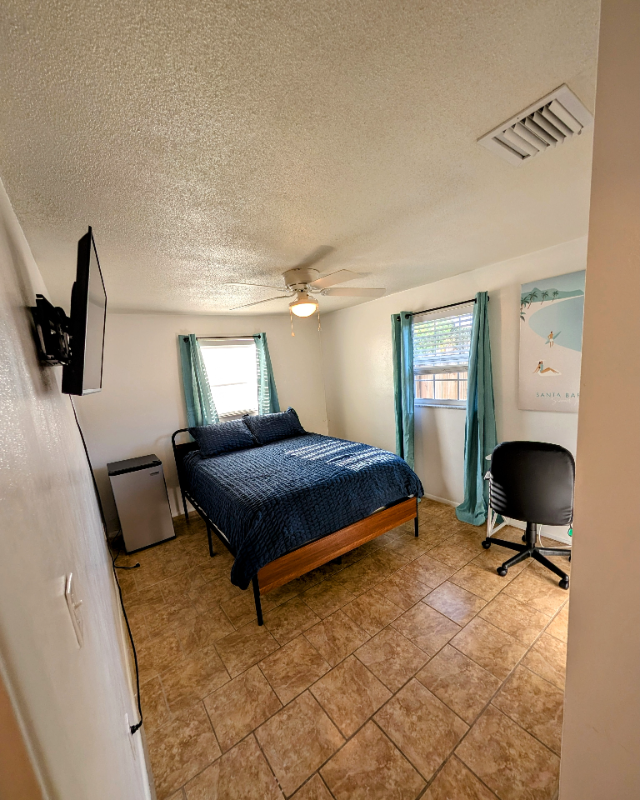 Dunedin Multiplex: 411 Marjon Ave