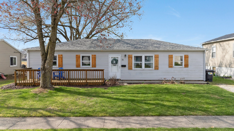 COLUMBIA CITY House: 14 HOLDEN RD